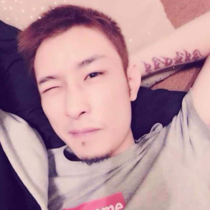 难得拥抱的第一张照片--银川相亲服务中心