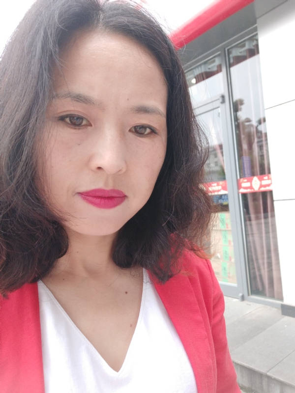 枫叶飘零的第一张照片--银川相亲服务中心