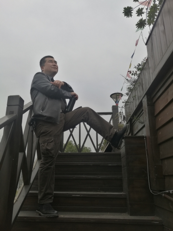 孤单背影的第一张照片--银川相亲服务中心