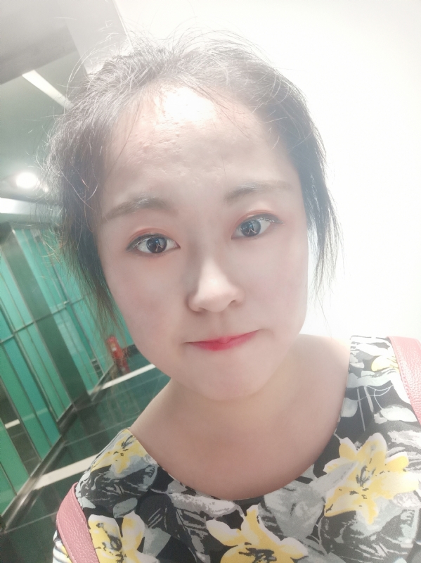 小花伞的第一张照片--银川相亲服务中心