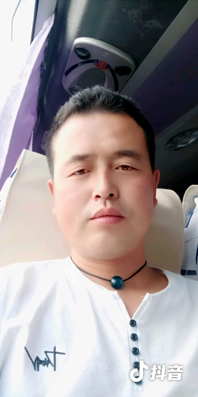 瞬间被爱上的第一张照片--银川相亲服务中心