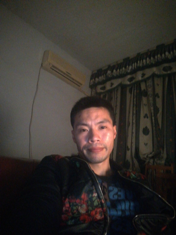性情男儿的第一张照片--银川相亲服务中心