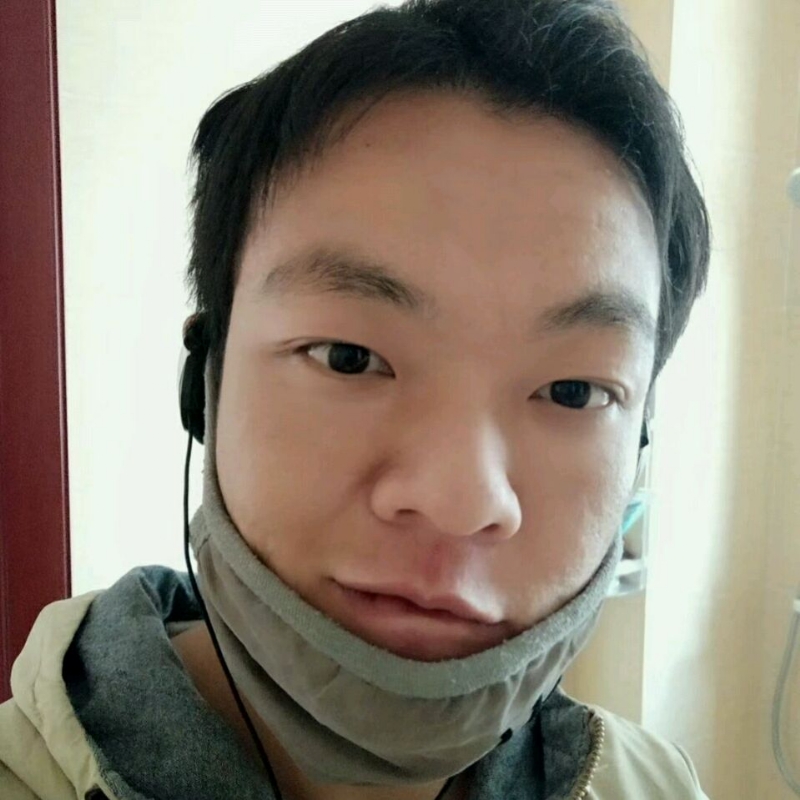泡沫哭泣的第一张照片--银川相亲服务中心