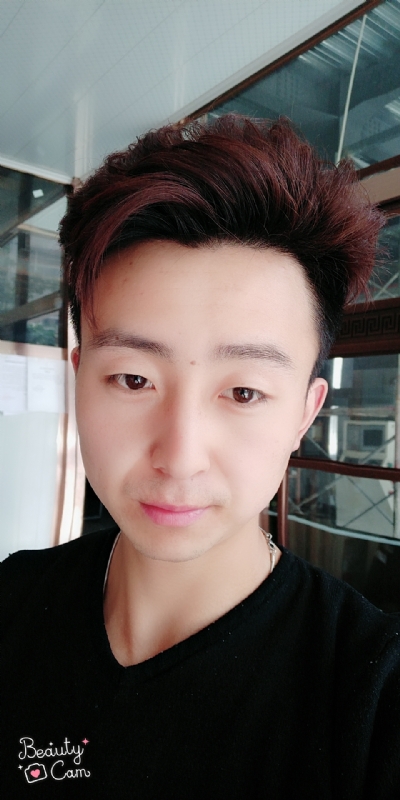 拼命微笑的第三张照片--银川相亲服务中心