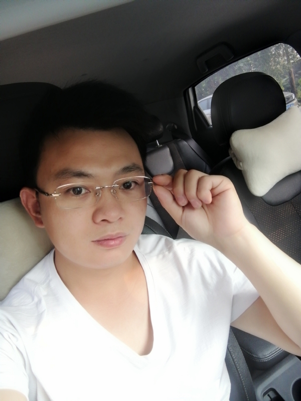 幸福的拥抱的第二张照片--银川相亲服务中心