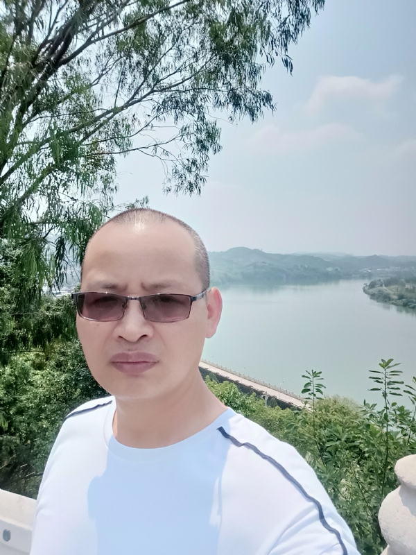 随缘随性的第一张照片--银川相亲服务中心