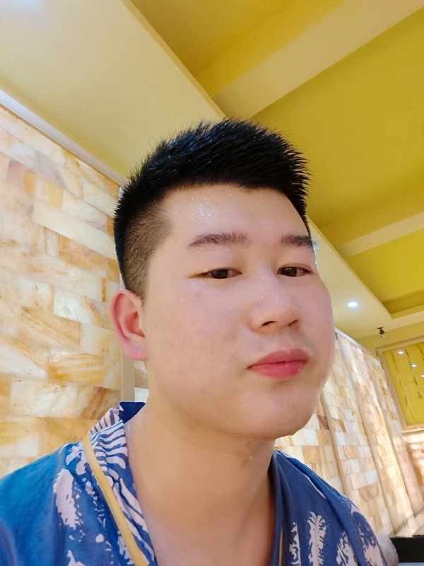 六月与阿十二的第一张照片--银川相亲服务中心