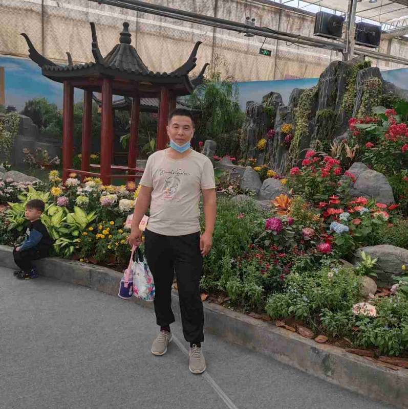 受伤的痴情男的第一张照片--银川相亲服务中心