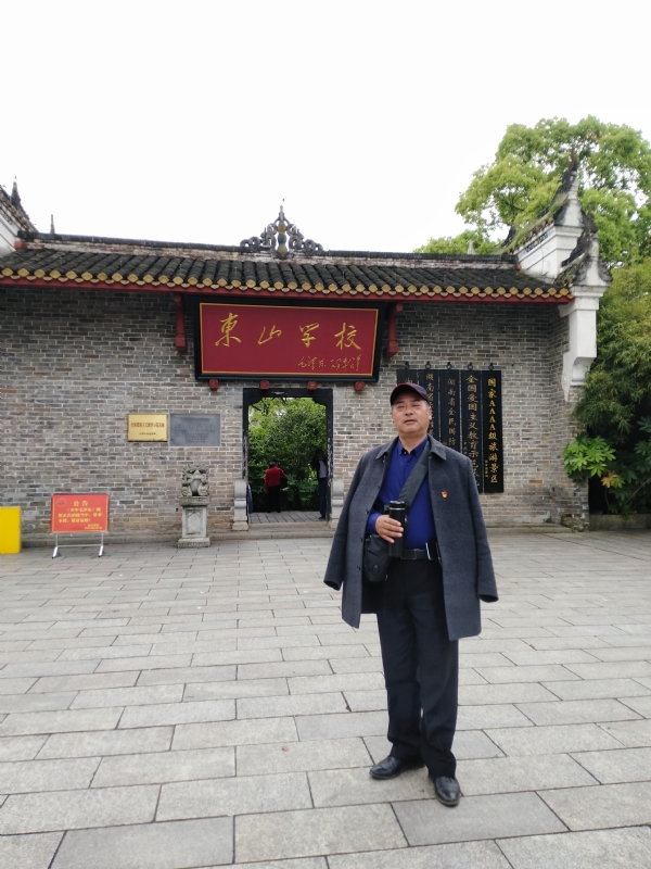 孤独的老帅的第二张照片--银川相亲服务中心