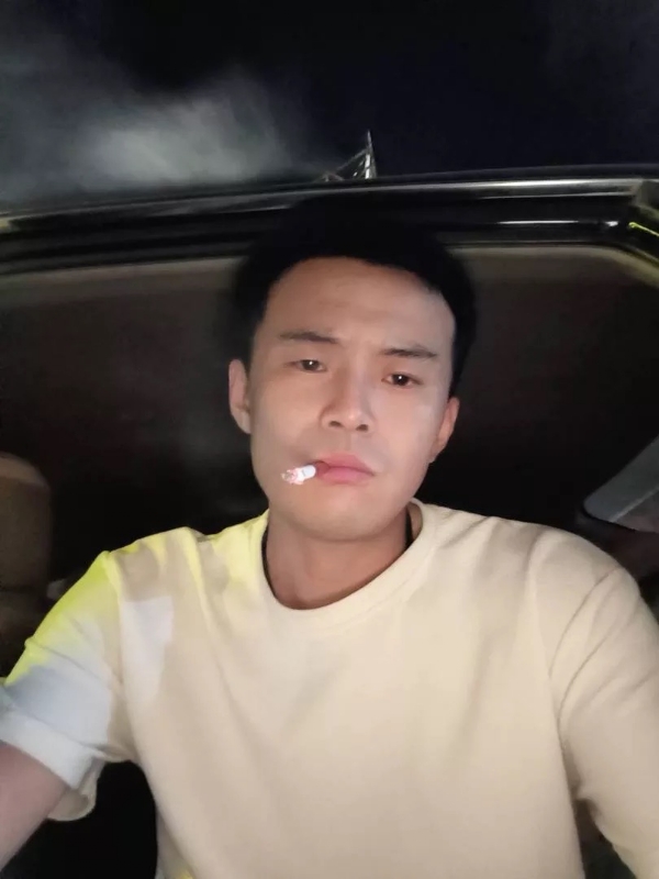 爱睡觉的土拨鼠的第一张照片--银川相亲服务中心