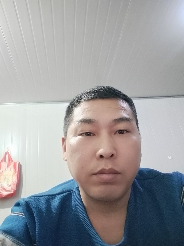 开着拖拉机去兜风的第一张照片--银川相亲服务中心