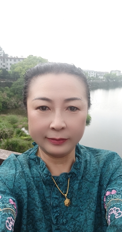 雨中情的第一张照片--银川相亲服务中心