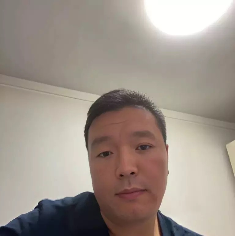 穿唐装的松鼠的第一张照片--银川相亲服务中心