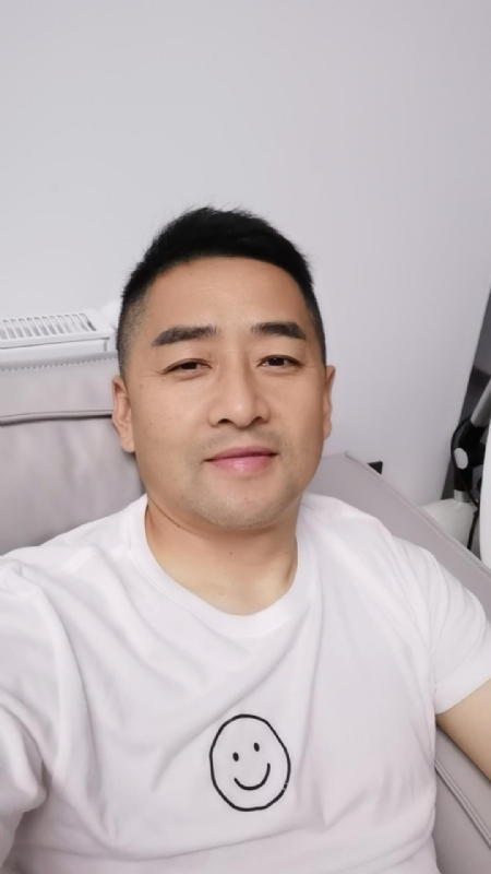 向阳而生的第一张照片--银川相亲服务中心