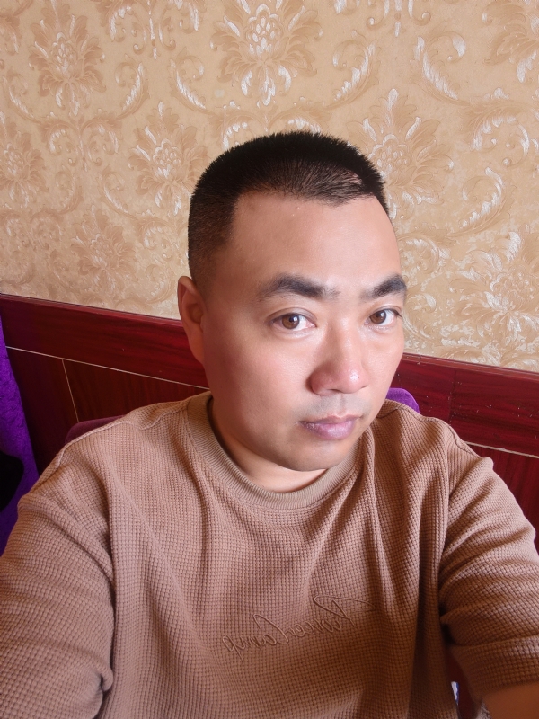 擦亮眼睛向前看的第二张照片--银川相亲服务中心