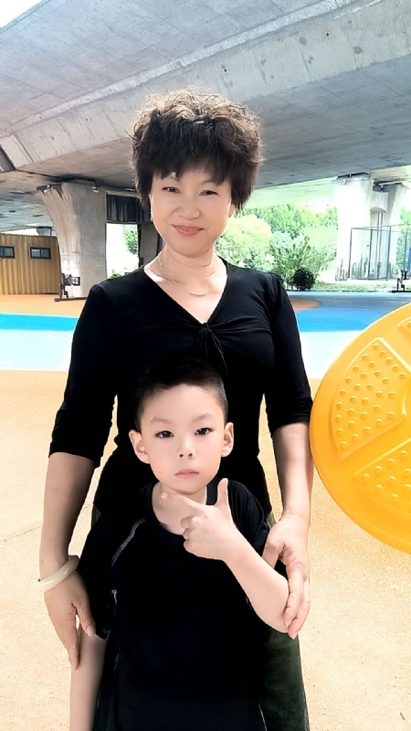 火凤凰的第二张照片--银川相亲服务中心